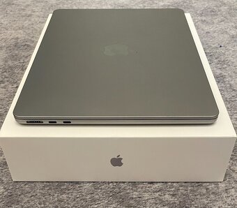 MacBook Air M2 – 16GB RAM, 256GB, baterie 88 % - 5