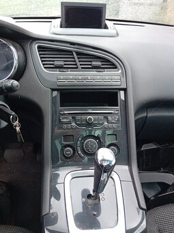 Peugeot 5008 1.6 HDi automat r.v.2011 - 5