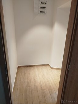 Prodej nově rekonstruovaného rodinného domu 1/4  se zahradou - 5