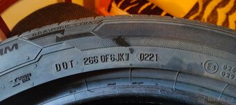 Letní pneu 215/55 R17 - 5
