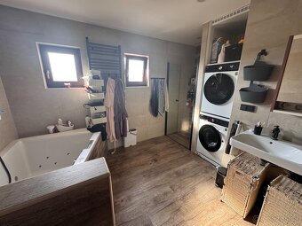 Prodej rodinného domu 276 m², pozemek 2 330 m², Žeravice. - 5