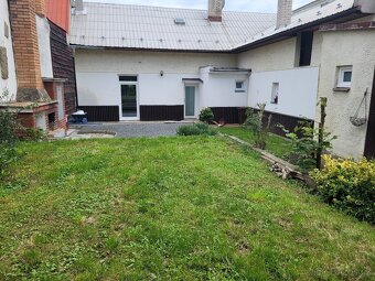 PRODÁM 2x bytová jednotka, 1x garáž + stavební pozemek - 5