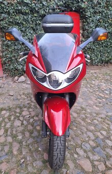 Triumph Sprint ST 1050 - 5