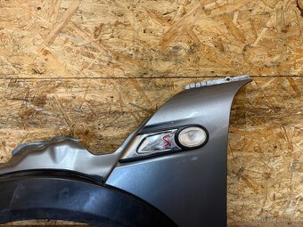 LEVÝ PŘEDNÍ BLATNÍK MINI COOPER S R56 DARK SILVER METALLIC - 5