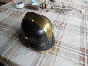 Stará hasičská helma s ČSR znakem 1.republika-luxus - 5
