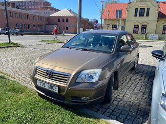 Toyota Avensis liftback - 5