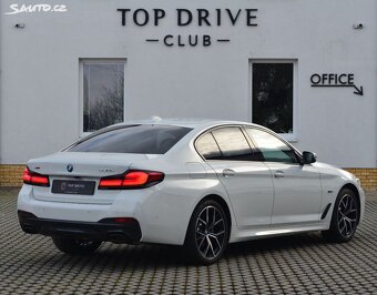 BMW Řada 5, 530e/xDrive/H&K/Skladem - 5