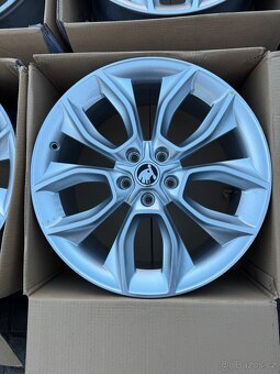 ORIGINÁL Alu Škoda CRATER R19, 5x112 - TOP STAV - 5