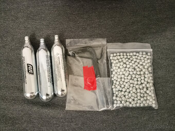 Pistole na co2 bombičky - 5