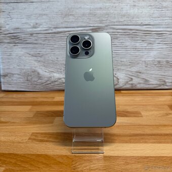 iPhone 15 Pro 256GB, přírodní Titan, eSIM (rok záruka) - 5