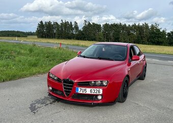 Alfa Romeo 159 1.9 JTDm 110 kW – kráska, co ví, jak jezdit - 5