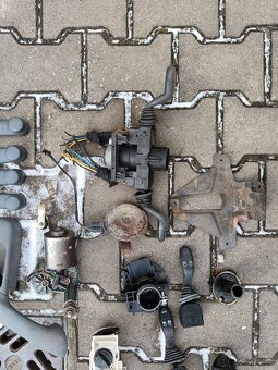 Škoda Felicie náhradní díly různé - 5