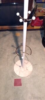 Stojanový věšák s mramorovou deskou - 5