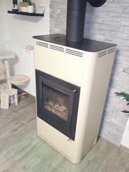 Prodám krbová kamna s výměníkem - 5