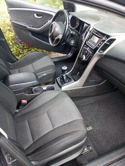 Hyundai i30 1,6i 88 kW kombi - 5