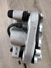 Brzdovy třmen předni Brembo - 5