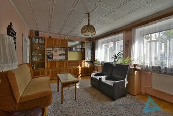 Prodej rodinného domu 4+1 s garáží, zahradou a kompletním zá - 5