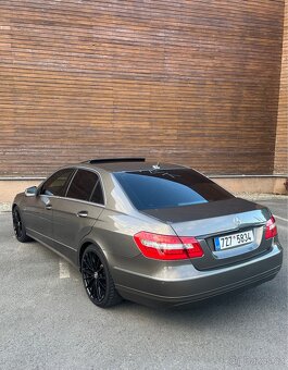 Mercedes Benz W212 E250 sedan - 5