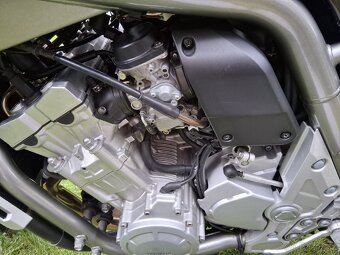 Yamaha fzs 1000 Fazer.2003 - 5