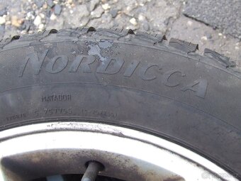 Prodám 2ks Zimních pneu 195/60 R15 - 5