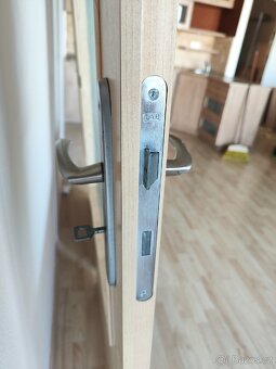 Prodám dveře do interiéru 70cm šířka - 5