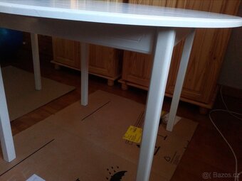 Prodám kulatý stůl bílý 105cm - 5