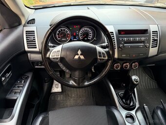 Mitsubishi Outlander 2,0i - 5