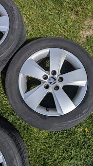 Letní pneu Nexen 185/60 R15 + originál Škoda alu kola – sada - 5