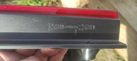 VW T5 Multivan pravá zadní kouřová lampa Hella - 5