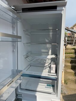 Vestavěná lednice s mrazákem SIEMENS - 5