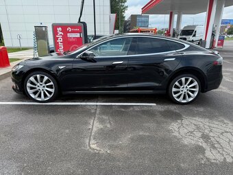 Tesla model S 85 free supercharger po repasu baterií - 5