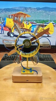 DIY stolní větrák - styl 1942 Boeing B75N1 (Stearman Model 7 - 5