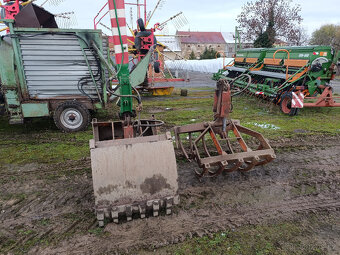 Nakladač UNHZ 750 - 5