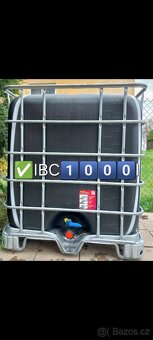 Nádrže 1000 litrů na vodu černá a bílá IBC kontejnery - 5