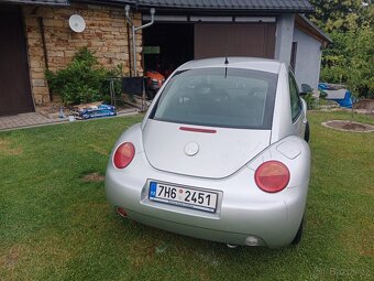 Volkswagen New Beetle - 5