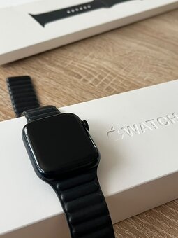 APPLE WATCH S8 45mm černé- TOP STAV - 5