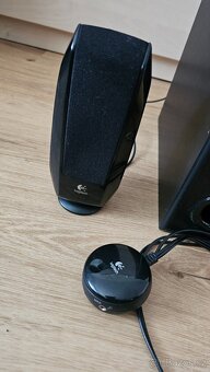 Logitech S-220 Speaker System - 5