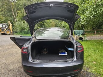 Tesla Model 3 - 5