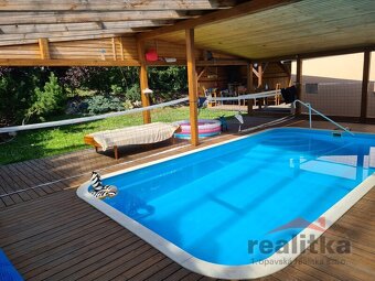 Pronájem velkého bytu 2+kk, 80m2 se zahradou, garáží a bazén - 5