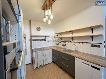 Prodej atypický byt, cihla, podkroví 3+1, OV, 70,3 m2, ul. - 5