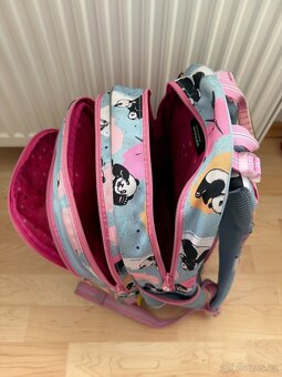 Prodám školní batoh + penál TOPGAL - 5