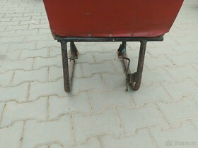 Výklopné jednosedadlo Barkas B1000 - 5