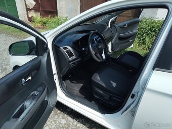 Hyundai i20 1.2 benzín-Koup.ČR,1 MAJITEL, PO VELKÉM SERVISU - 5