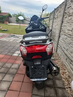 Maxiskútr Kymco Downtown 125 - 5