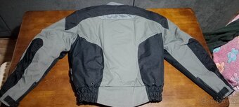 Prodám starší moto bundu Brixton vel.XL 54 - 5
