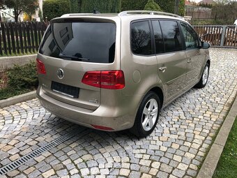 Volkswagen Touran 1,6 TDI 77 KW Panorama Plný servis VW - 5