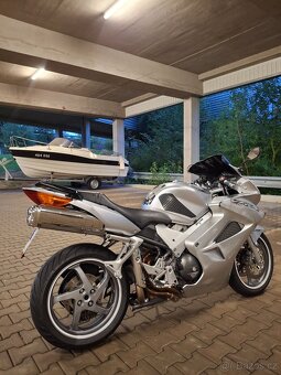 Honda vfr 800 2005 - 5