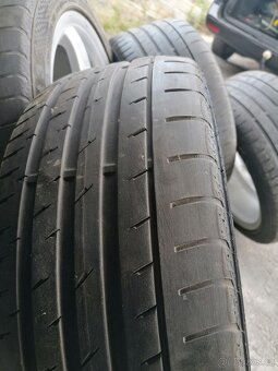 Pneu Mercedes. - 5