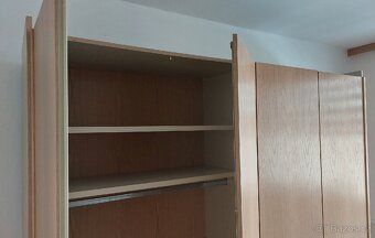 Skříň šatní - světlý dub - 5