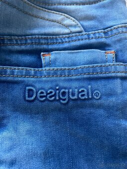 Kratasy Desigual - 5